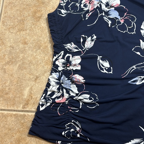 NWT top - Picture 3 of 7